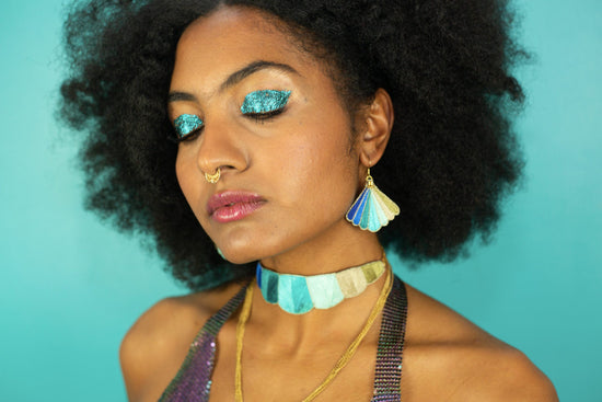 Load image into Gallery viewer, Blue Gradiant Sen Earrings
