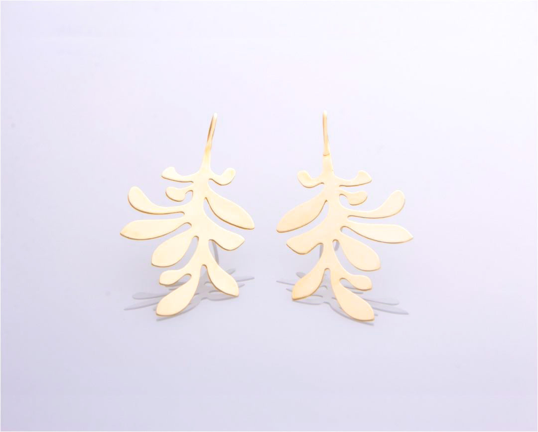 Load image into Gallery viewer, Maria Leaf Earrings
