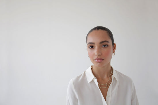 Load image into Gallery viewer, Estrella Gold Hoop Earrings
