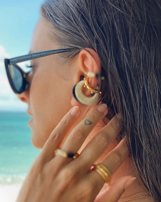 Load image into Gallery viewer, Faro Simple Gold Ear Cuff
