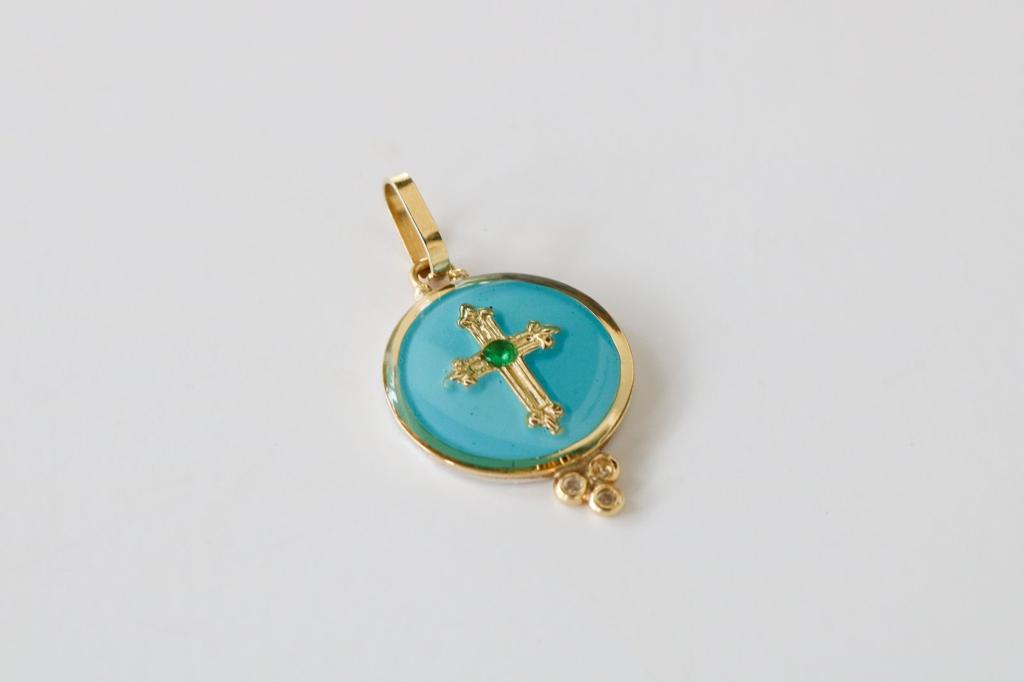 14K Gold Medal Emerald Cross